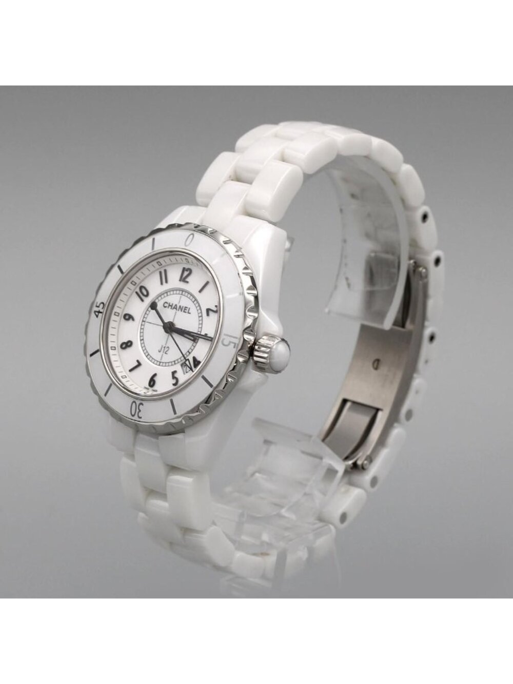 Chanel 33 mm Ceramic Quartz Watch - Picture 2 of 8